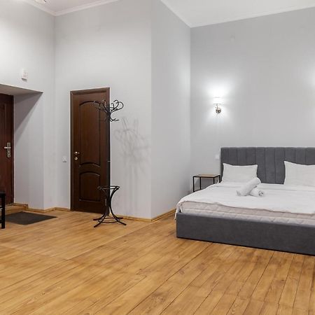 Apartment On Stavropihiiska Street 3 리비프 외부 사진