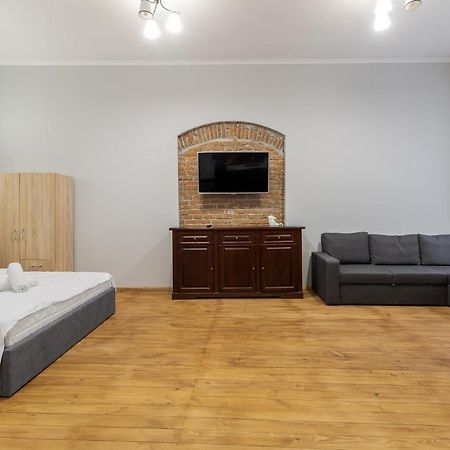 Apartment On Stavropihiiska Street 3 리비프 외부 사진
