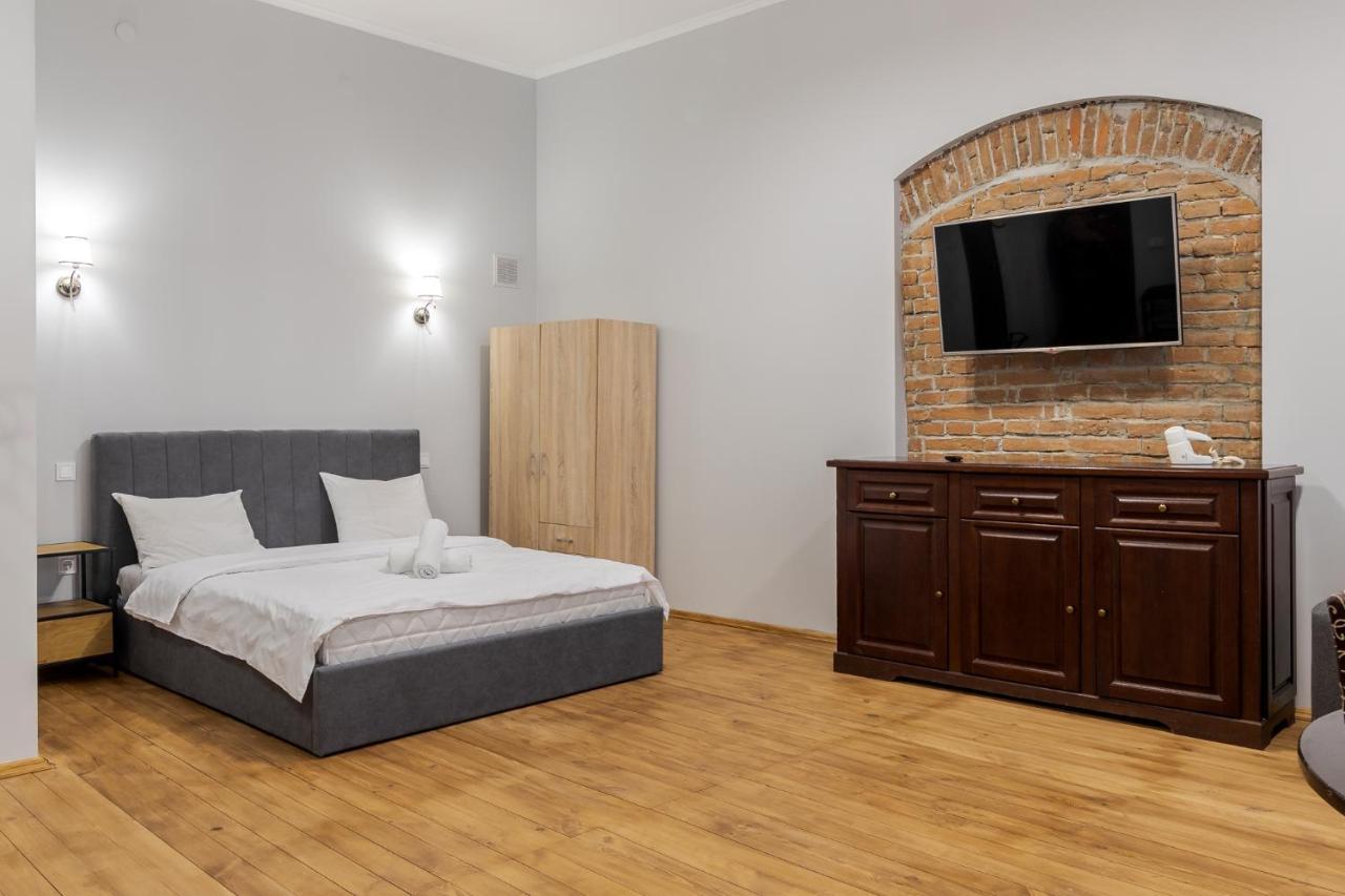 Apartment On Stavropihiiska Street 3 리비프 외부 사진