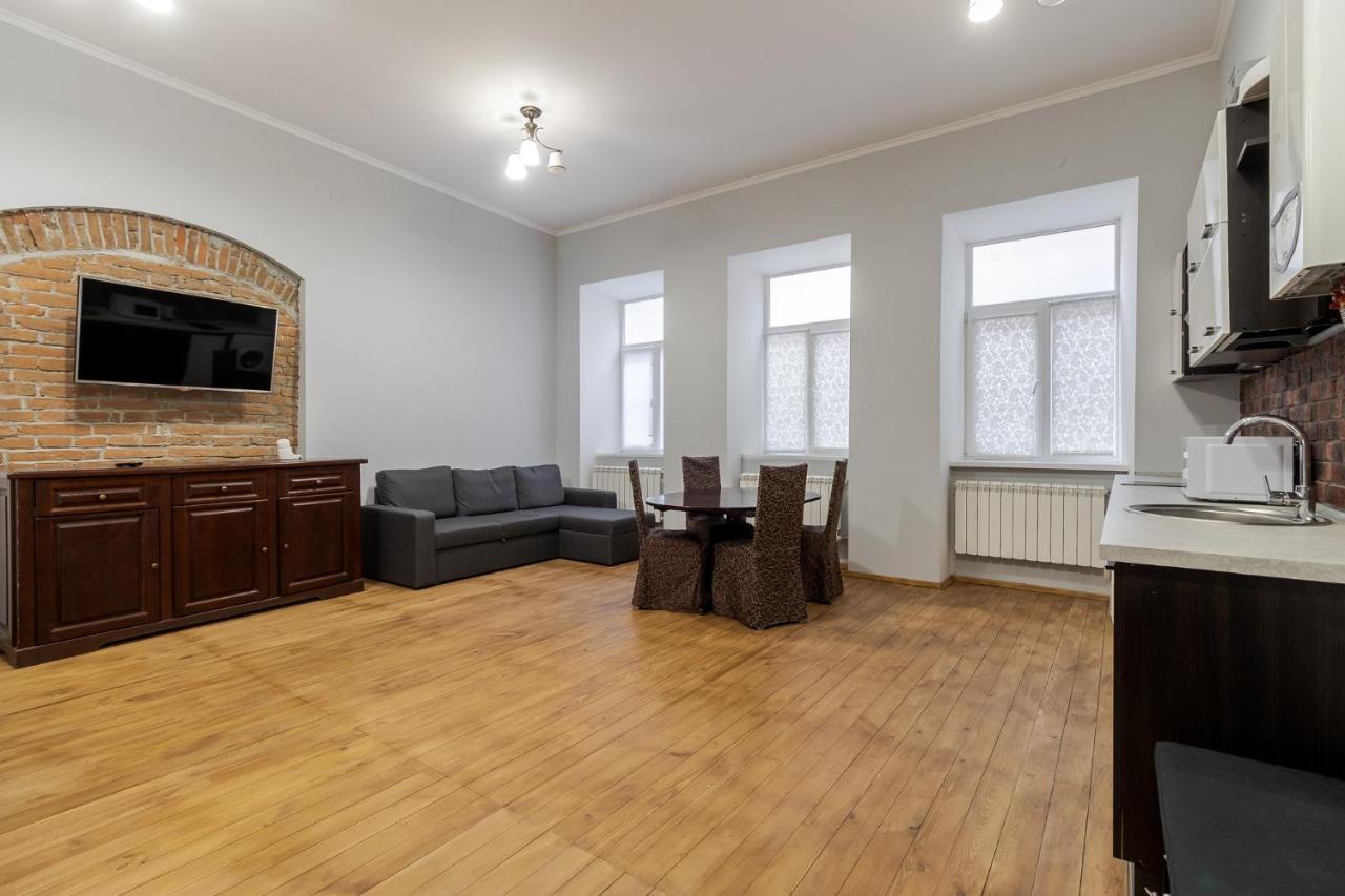 Apartment On Stavropihiiska Street 3 리비프 외부 사진