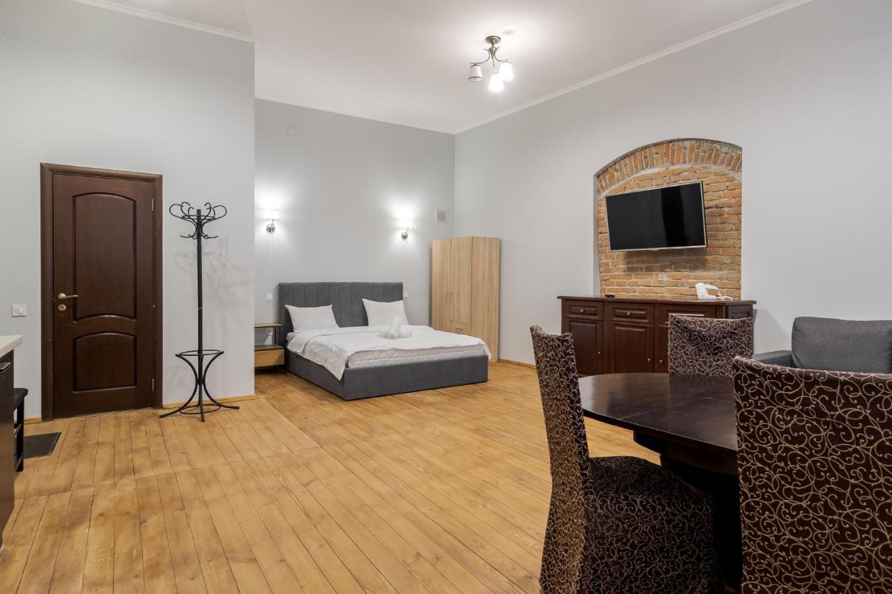 Apartment On Stavropihiiska Street 3 리비프 외부 사진