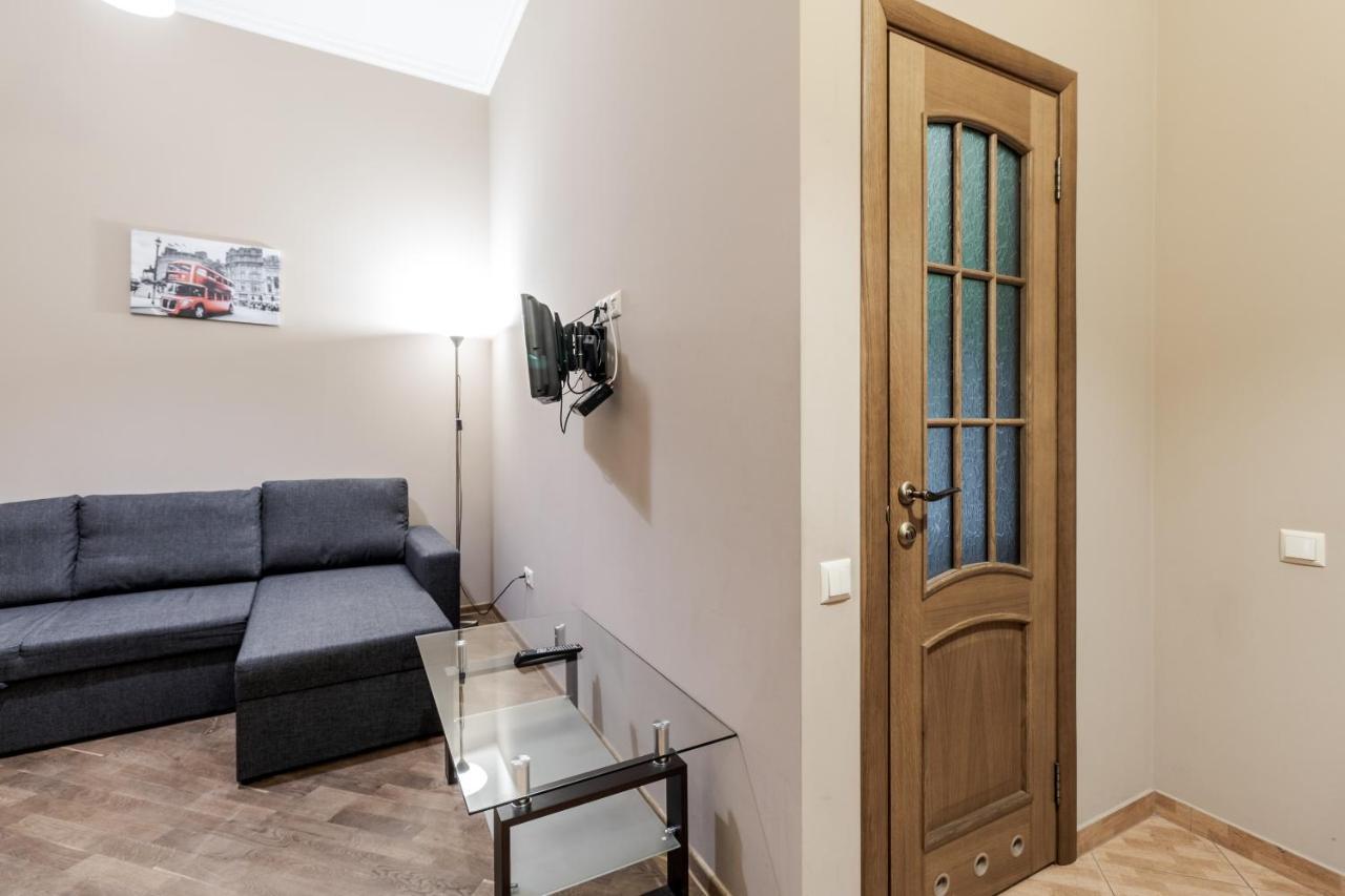 Apartment On Stavropihiiska Street 3 리비프 외부 사진
