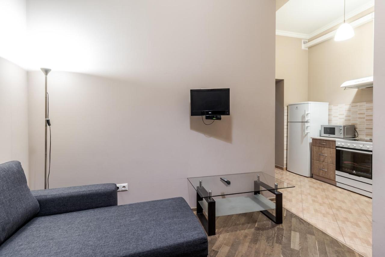 Apartment On Stavropihiiska Street 3 리비프 외부 사진
